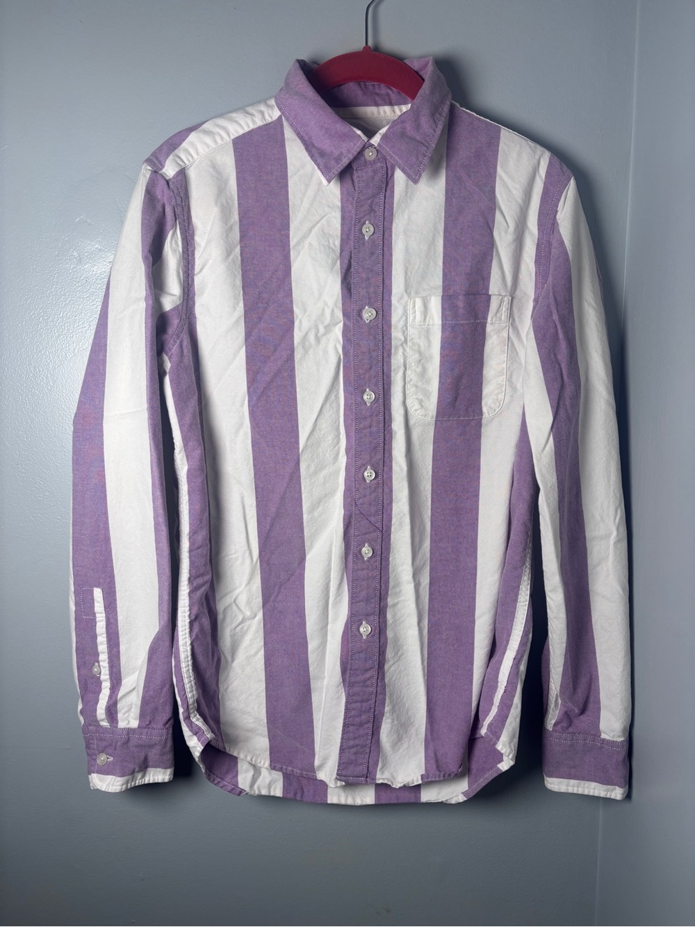 Mens American Eagle, purple and white stripe button up size XS